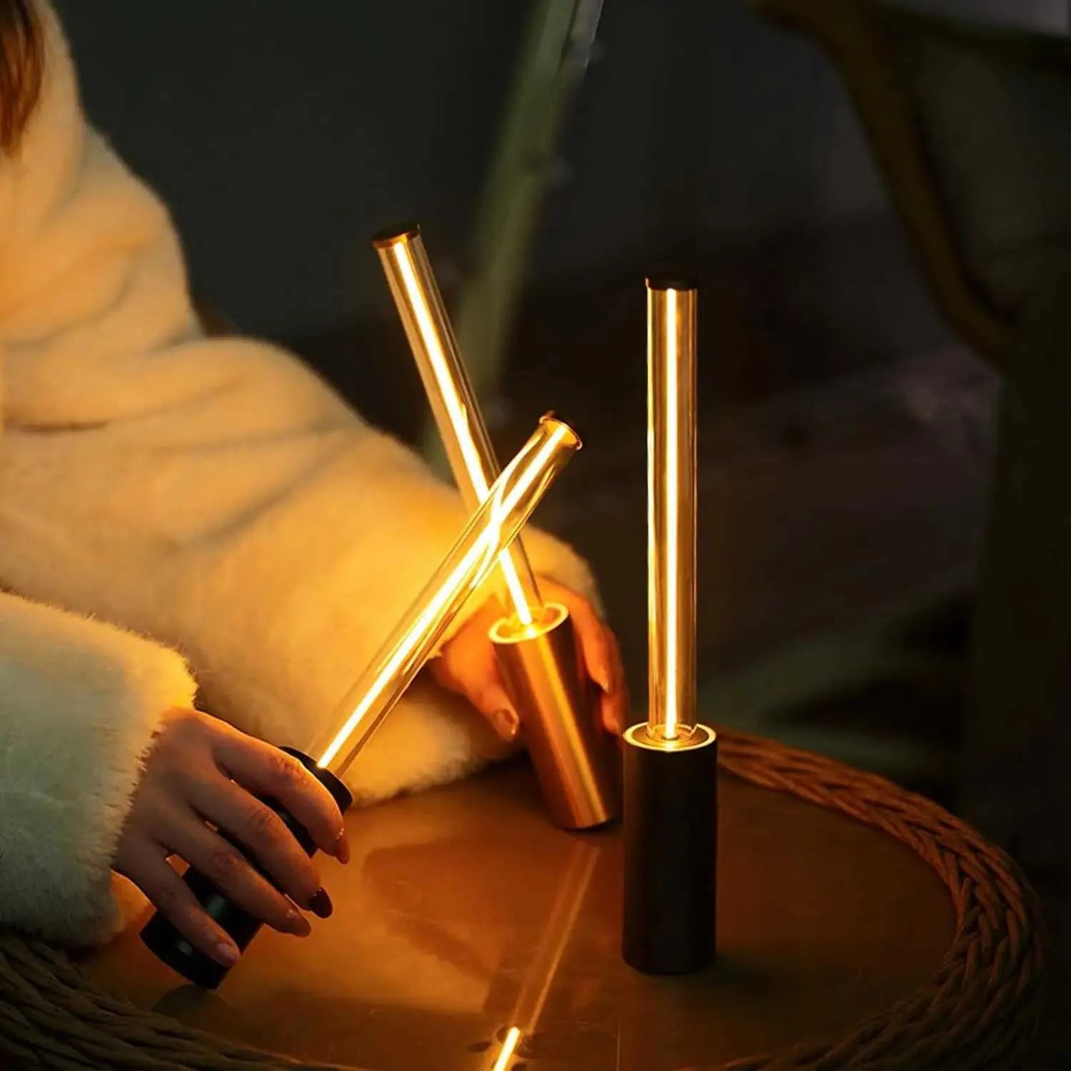 LÁMPARA DE MESA LED RECARGABLE – Luz Regulable + USB + Portátil | Diseño Moderno para Leer, Viajar o Ambientar